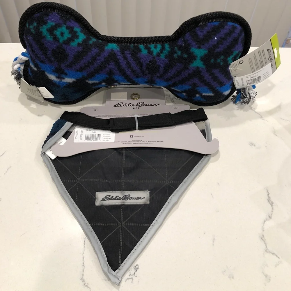 BNWT Eddie Bauer Dog Bone Toy and Bandana set - Picture 3 of 10
